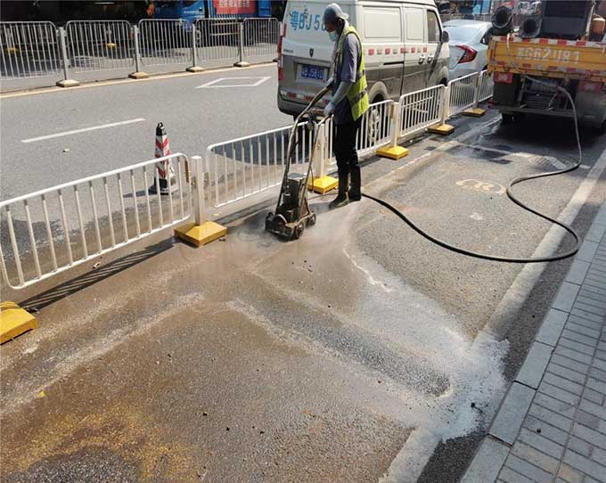 哈爾濱道路標線清洗更干凈的辦法